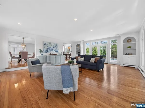 $2,399,900 | 381 Lawrence Court, Wyckoff, NJ 07481