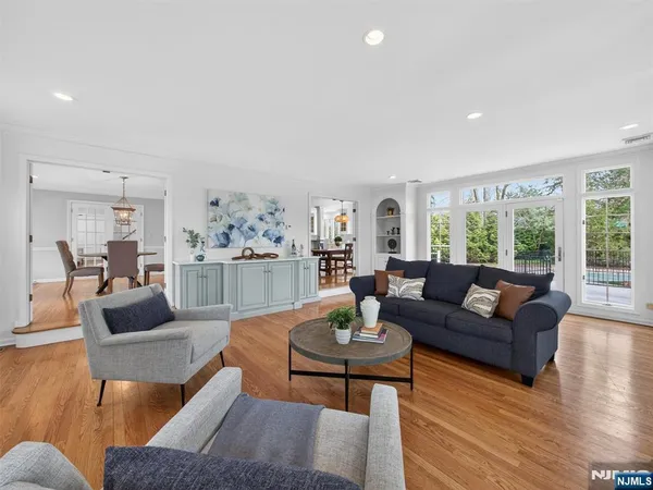 $2,399,900 | 381 Lawrence Court, Wyckoff, NJ 07481