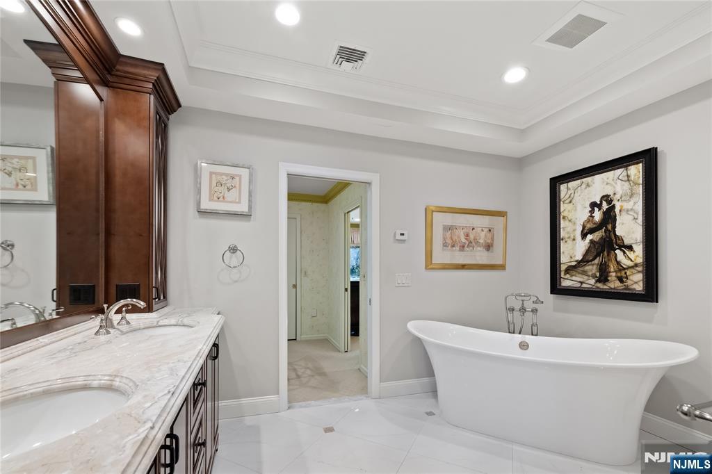 963 Huron Road Franklin Lakes, NJ 07417 - Photo 23 of 37 Gallery Image 23