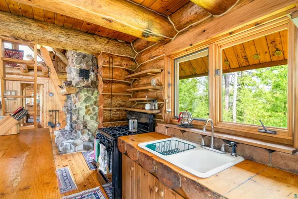 $759,900 | 92 Erickson Trail, Tofte, MN 55615