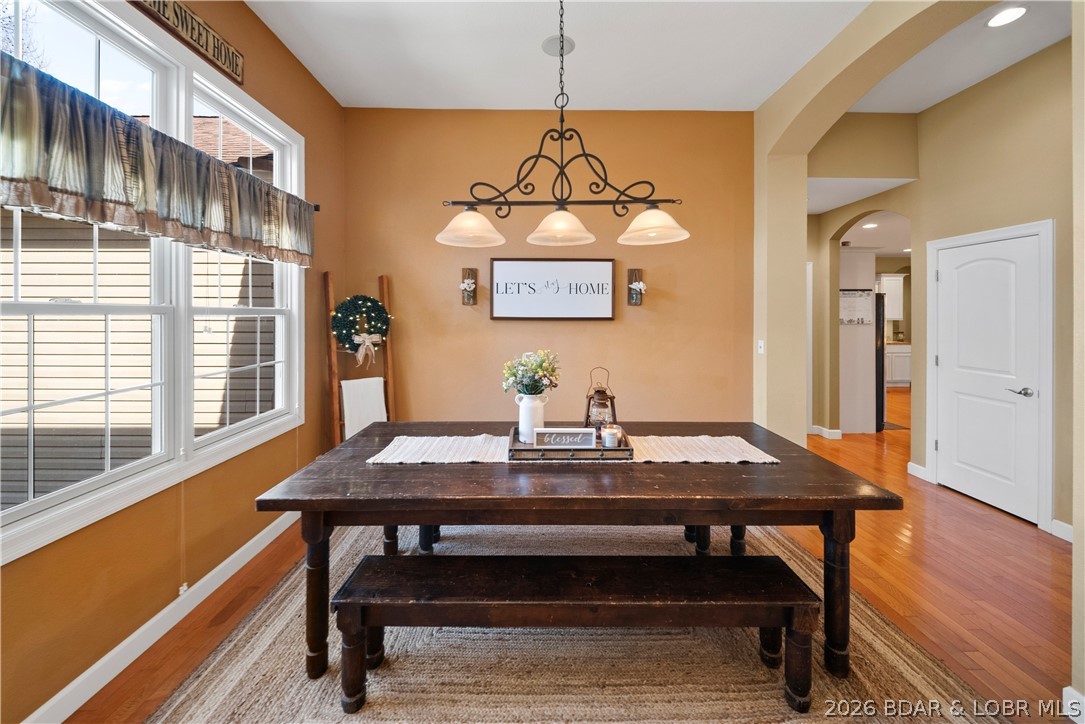 47 Mockingbird Road Lake Ozark, MO 65049 - Photo 10 of 66 wooden table