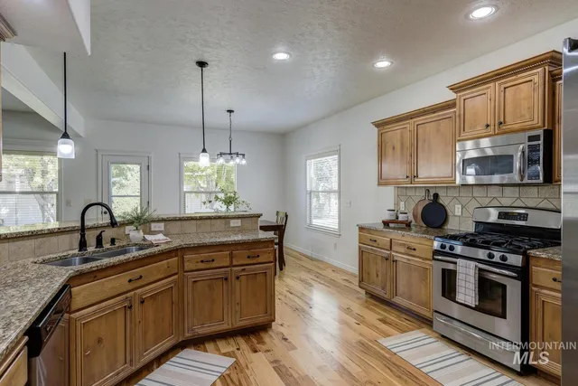 $927,900 | 2430 North Oconner Avenue, Meridian, ID 83646