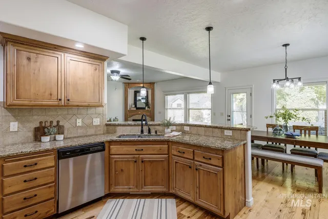 $927,900 | 2430 North Oconner Avenue, Meridian, ID 83646