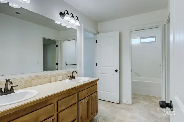 $927,900 | 2430 North Oconner Avenue, Meridian, ID 83646