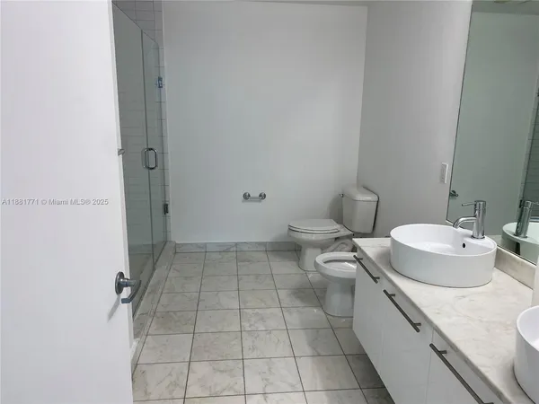 $5,200 | 888 Biscayne Boulevard, Unit 3001, Miami, FL 33132