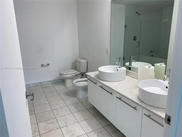 $5,200 | 888 Biscayne Boulevard, Unit 3001, Miami, FL 33132