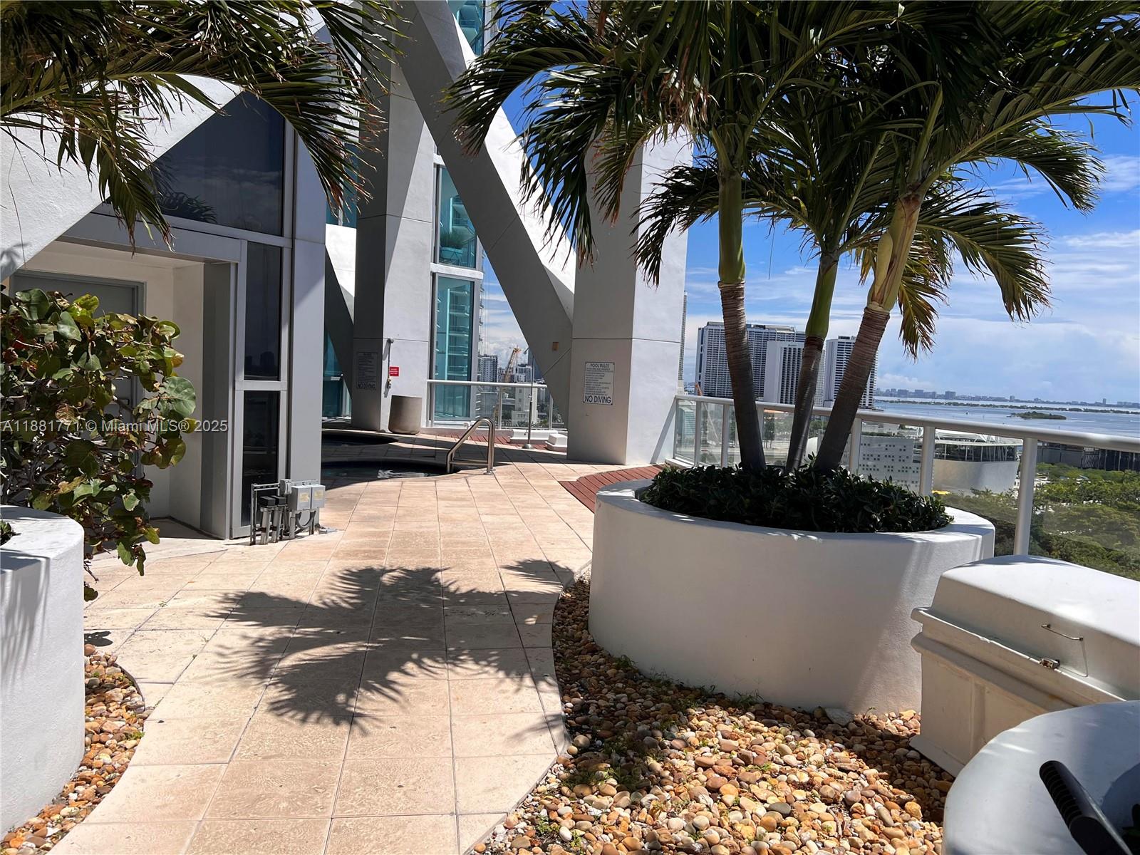 888 Biscayne Boulevard, Unit 3001 Miami, FL 33132 - Photo 26 of 34