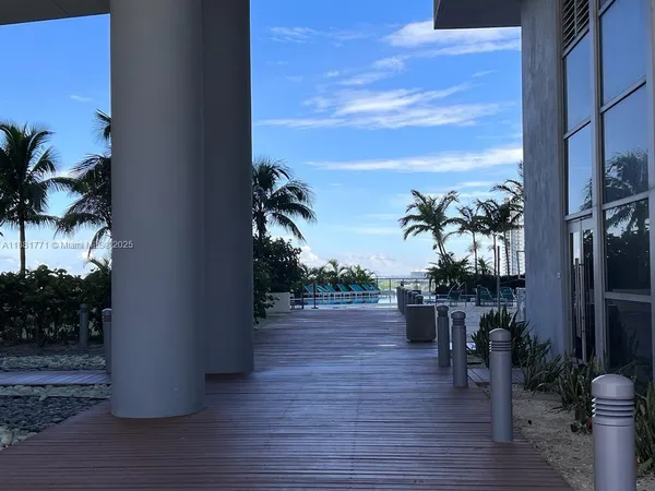 $5,200 | 888 Biscayne Boulevard, Unit 3001, Miami, FL 33132