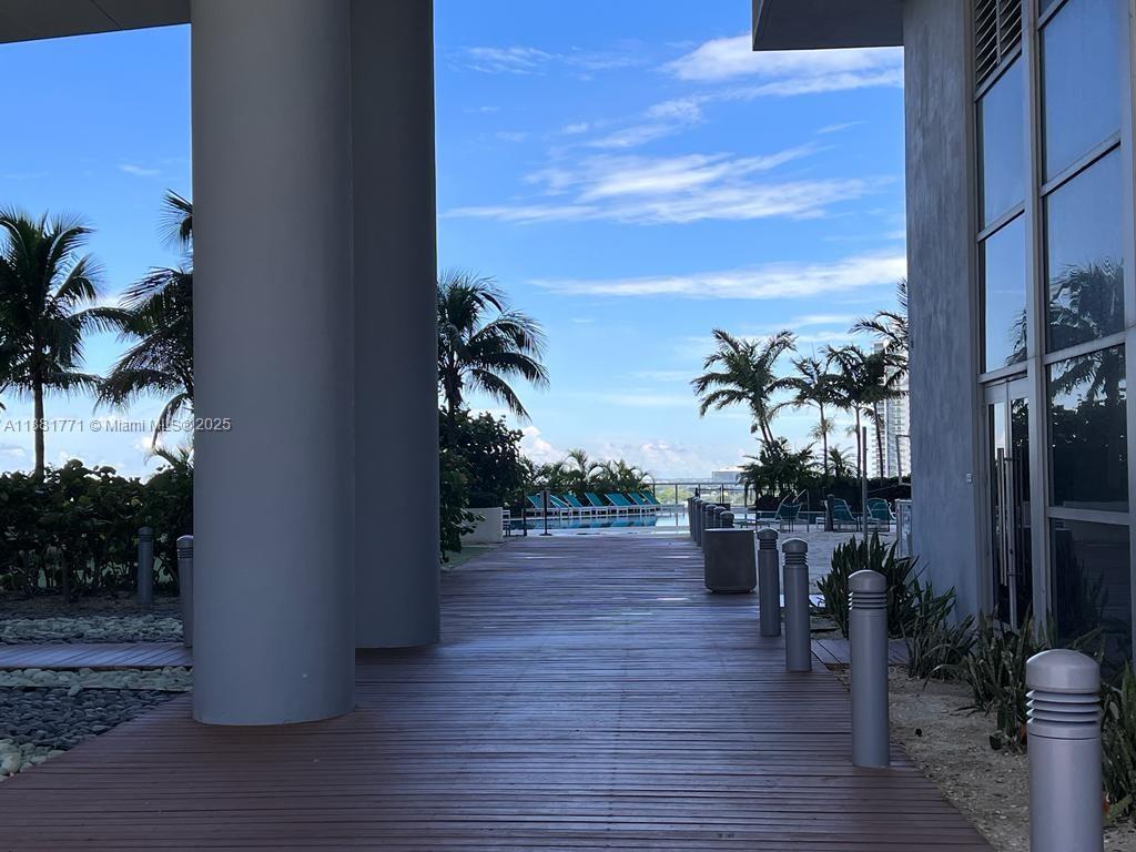 888 Biscayne Boulevard, Unit 3001 Miami, FL 33132 - Photo 27 of 34