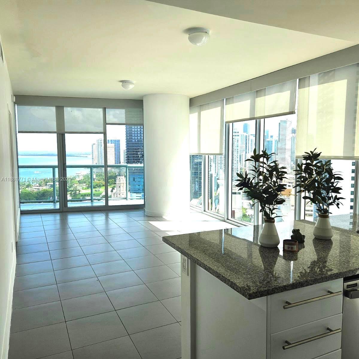 888 Biscayne Boulevard, Unit 3001 Miami, FL 33132 - Photo 7 of 34