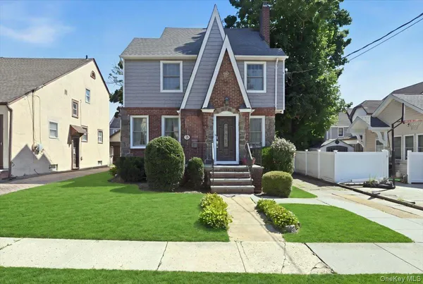 $1,099,000 | 243 Spruce Street, West Hempstead, NY 11552