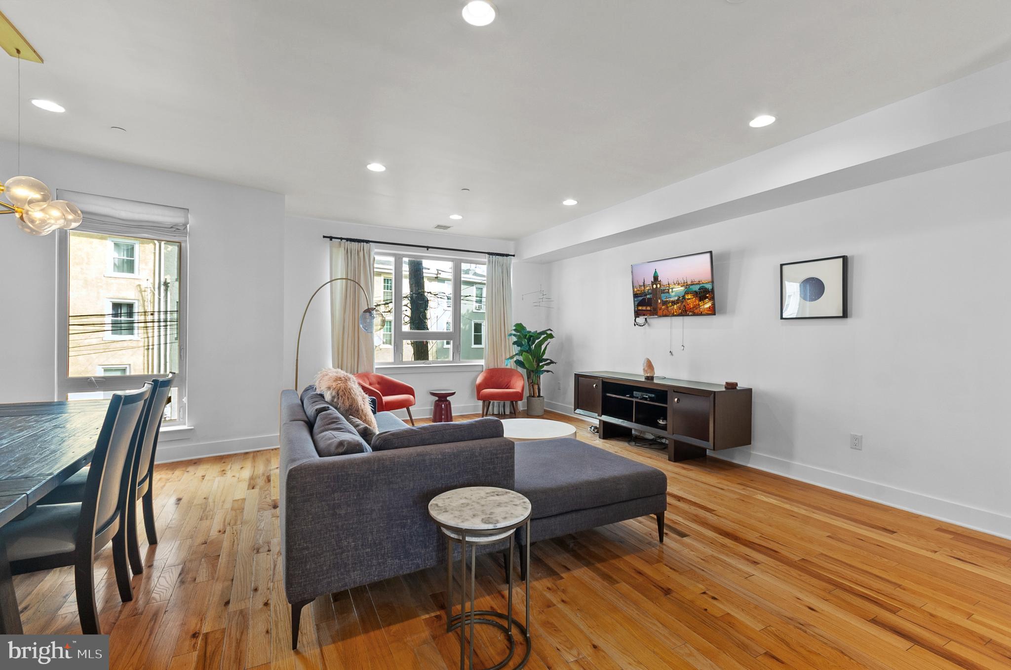 3304 Conrad Street Philadelphia, PA 19129 - Photo 24 of 47 2nd Floor - Living/Dining Room