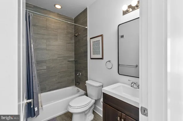 a view of washer and dryer in a utility room