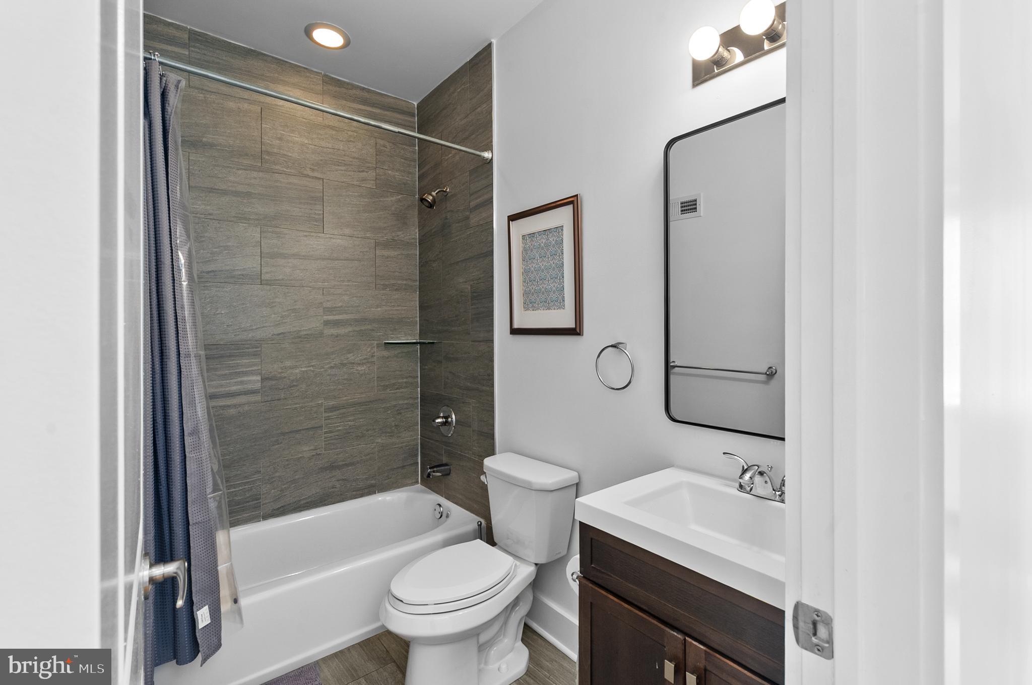 3304 Conrad Street Philadelphia, PA 19129 - Photo 31 of 47 3rd Floor - Full Bathroom