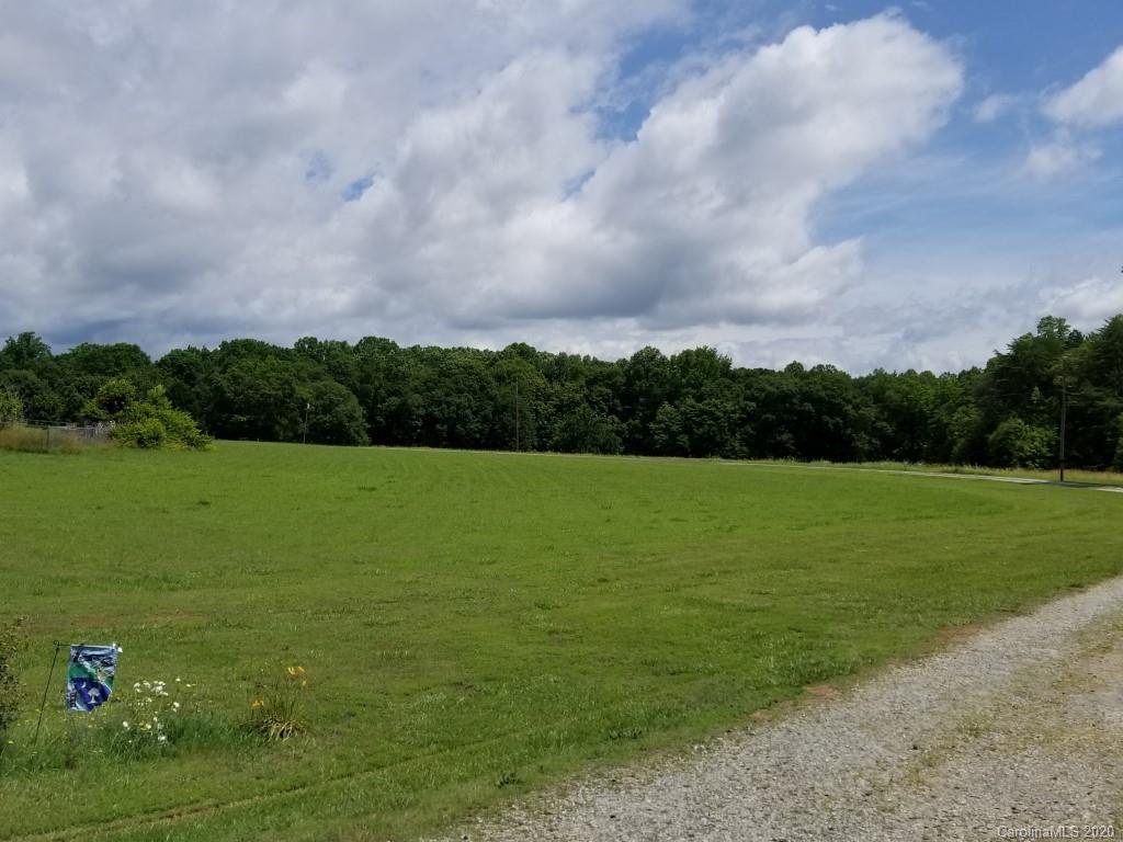 3330 New Cut Road Inman, SC 29349 - Photo 2 of 14 a view of a golf course with a garden