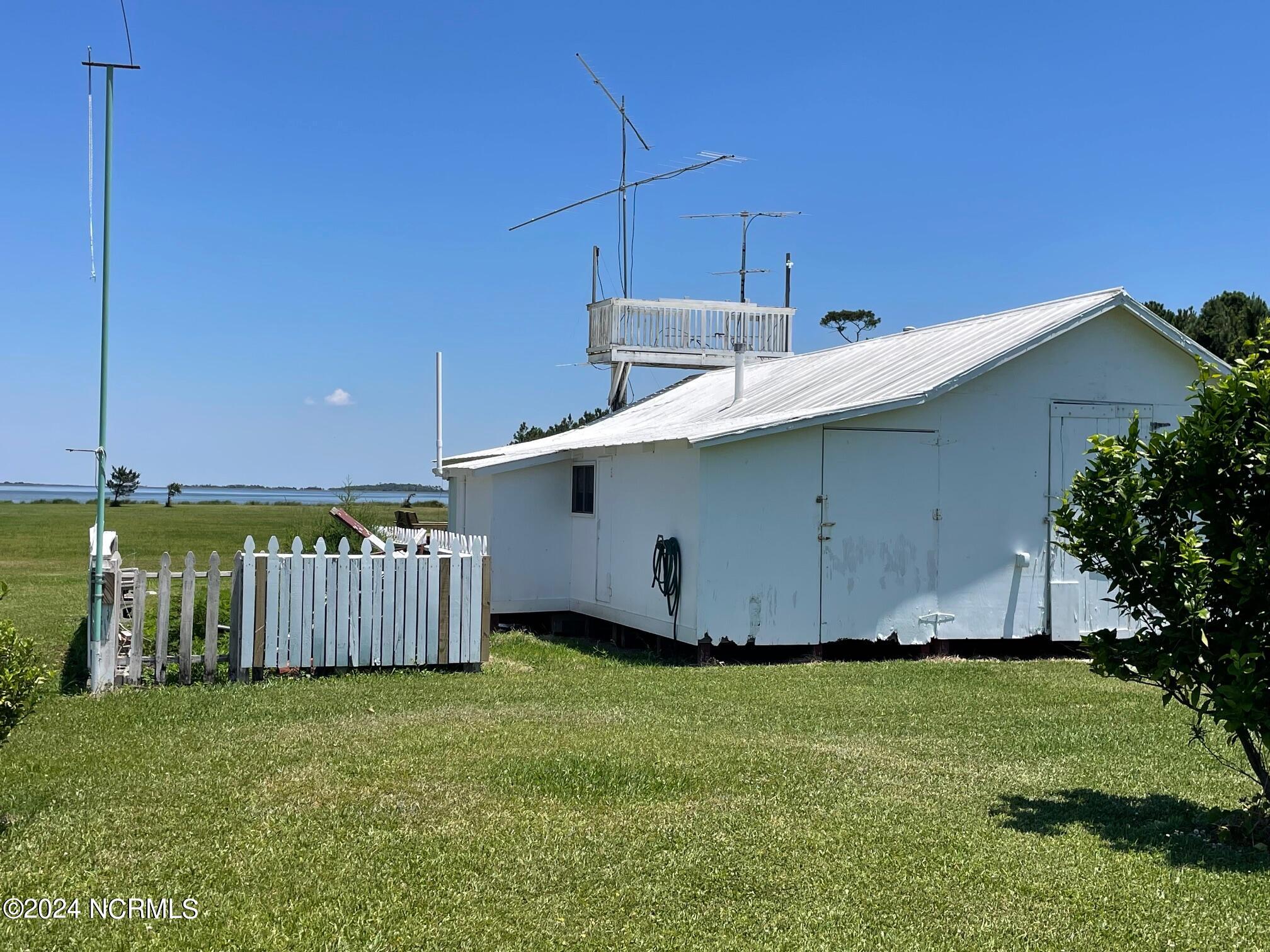 2604 Cedar Island Road Cedar Island, NC 28520 - Photo 38 of 62 Studio and barn