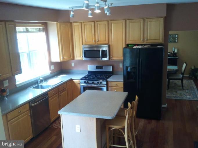 8022 Big Pool Road Laurel, MD 20724 - Photo 9 of 30 Kitchen