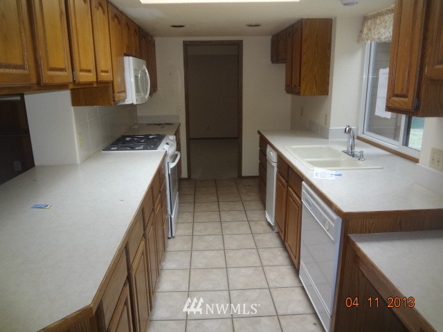 19621 Northeast Redmond Road Redmond, WA 98053 - Photo 3 of 6 Gallery Image 3
