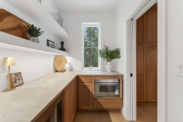 $1,775,000 | 20 Parker Way, Falmouth, ME 04105