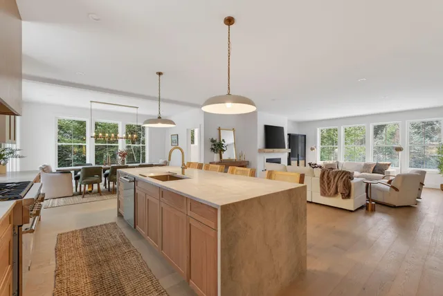 $1,775,000 | 20 Parker Way, Falmouth, ME 04105