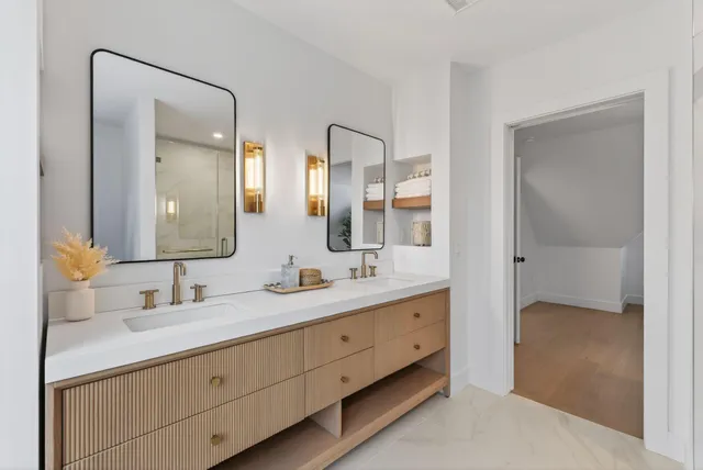 $1,775,000 | 20 Parker Way, Falmouth, ME 04105