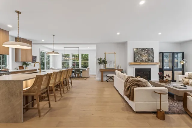 $1,775,000 | 20 Parker Way, Falmouth, ME 04105