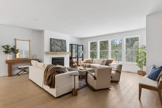 $1,775,000 | 20 Parker Way, Falmouth, ME 04105