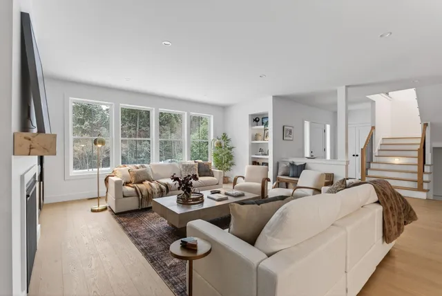 $1,775,000 | 20 Parker Way, Falmouth, ME 04105