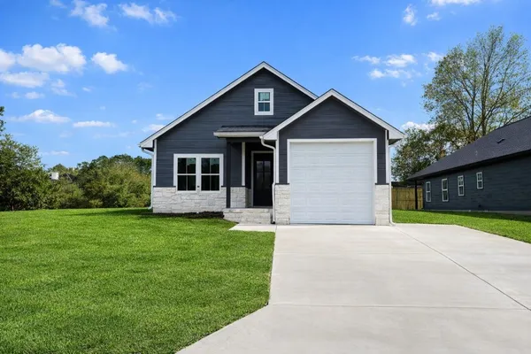 $258,000 | 865 Dundee Drive, Vidor, TX 77662