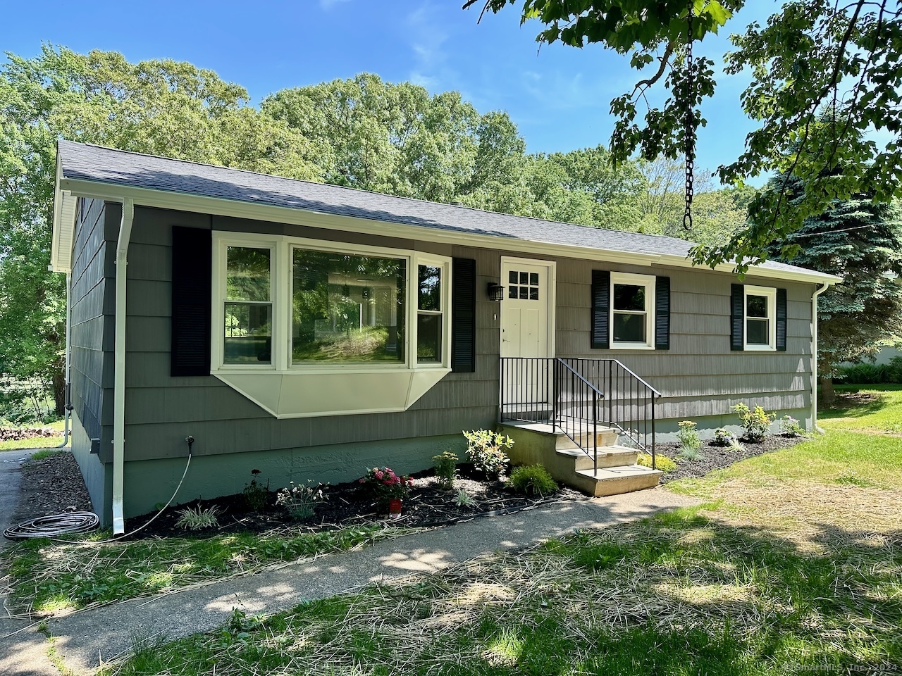 144 Roxbury Road East Lyme, CT 06357 - Photo 1 of 1