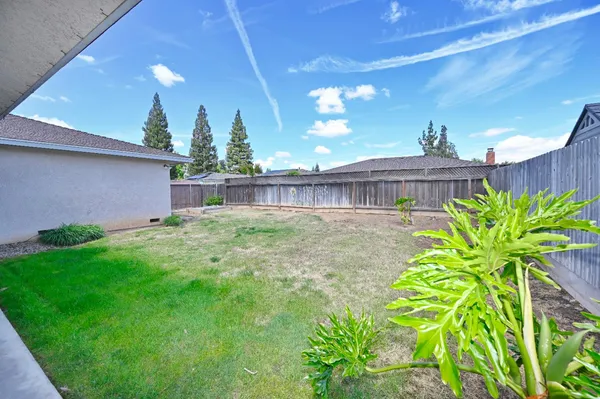 $445,000 | 1728 West Fremont Avenue, Fresno, CA 93711