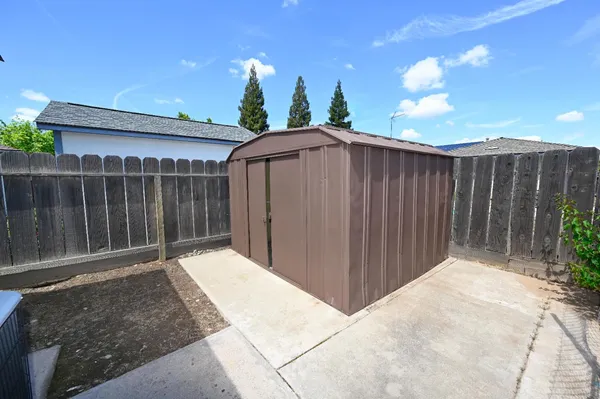 $445,000 | 1728 West Fremont Avenue, Fresno, CA 93711