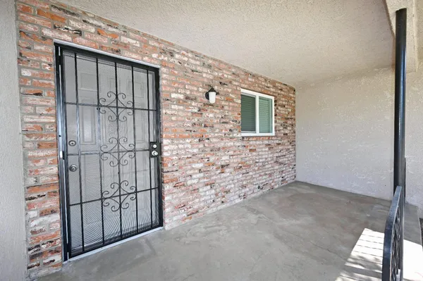 $445,000 | 1728 West Fremont Avenue, Fresno, CA 93711