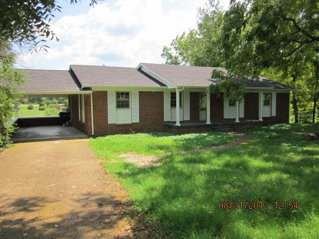 2006 Ridgecrest Circle Dickson, TN 37055 - Photo 1 of 8 Front view