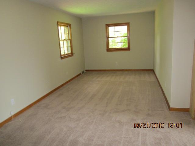 2006 Ridgecrest Circle Dickson, TN 37055 - Photo 3 of 8 Large living room, fresh carpet and paint.