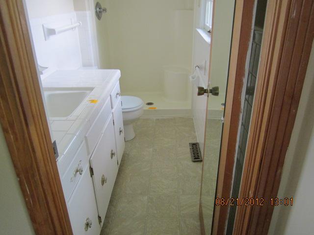 2006 Ridgecrest Circle Dickson, TN 37055 - Photo 5 of 8 Master bath