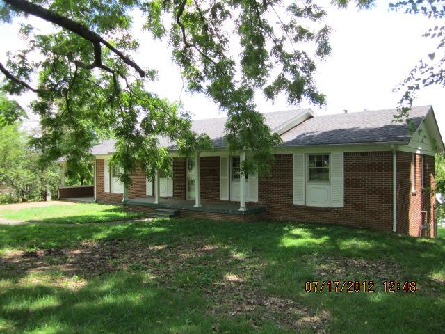 2006 Ridgecrest Circle Dickson, TN 37055 - Photo 8 of 8 Right side of home, huge shade trees.