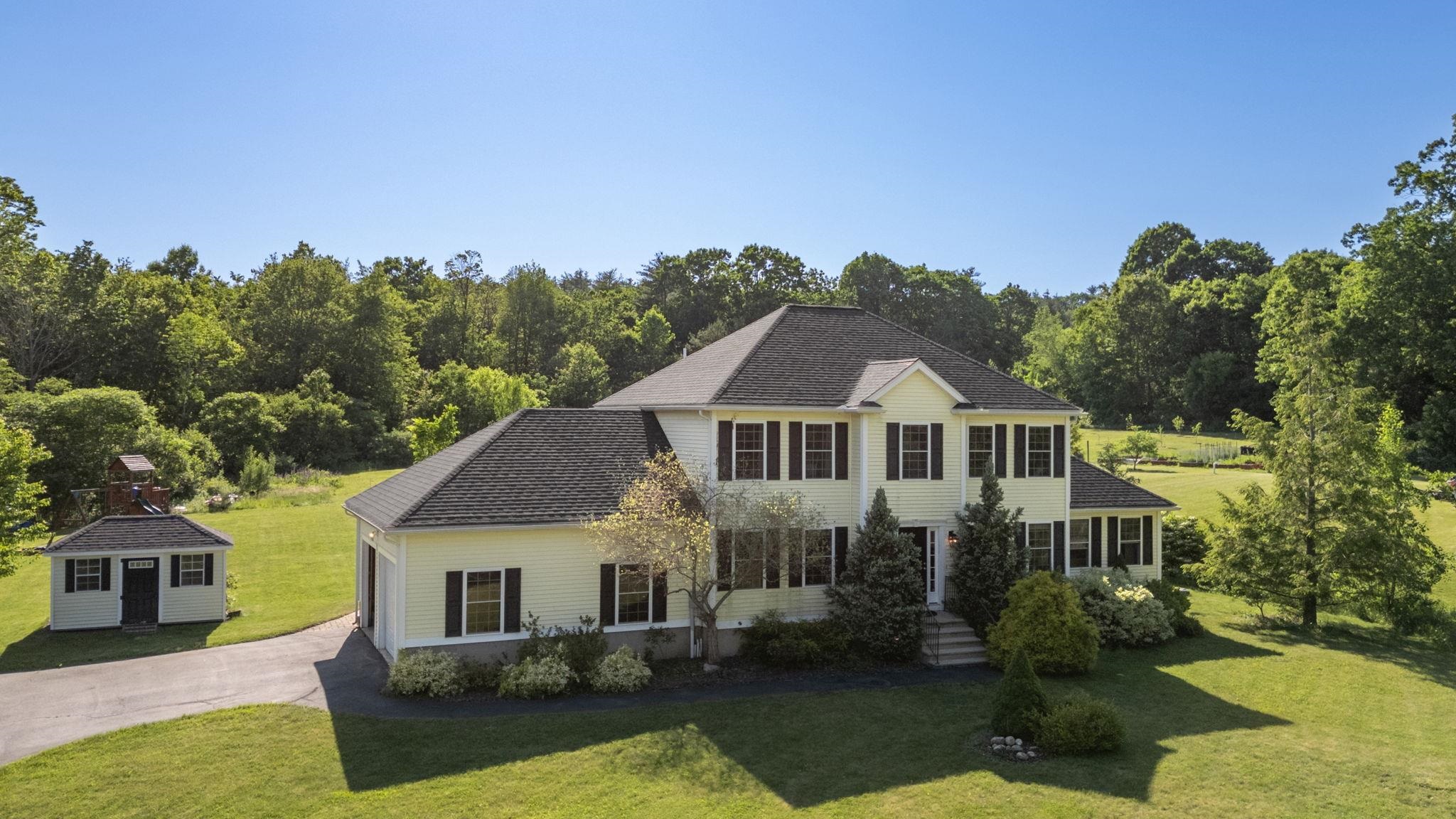 16 Lampton Drive Derry, NH 03038 - Photo 13 of 29