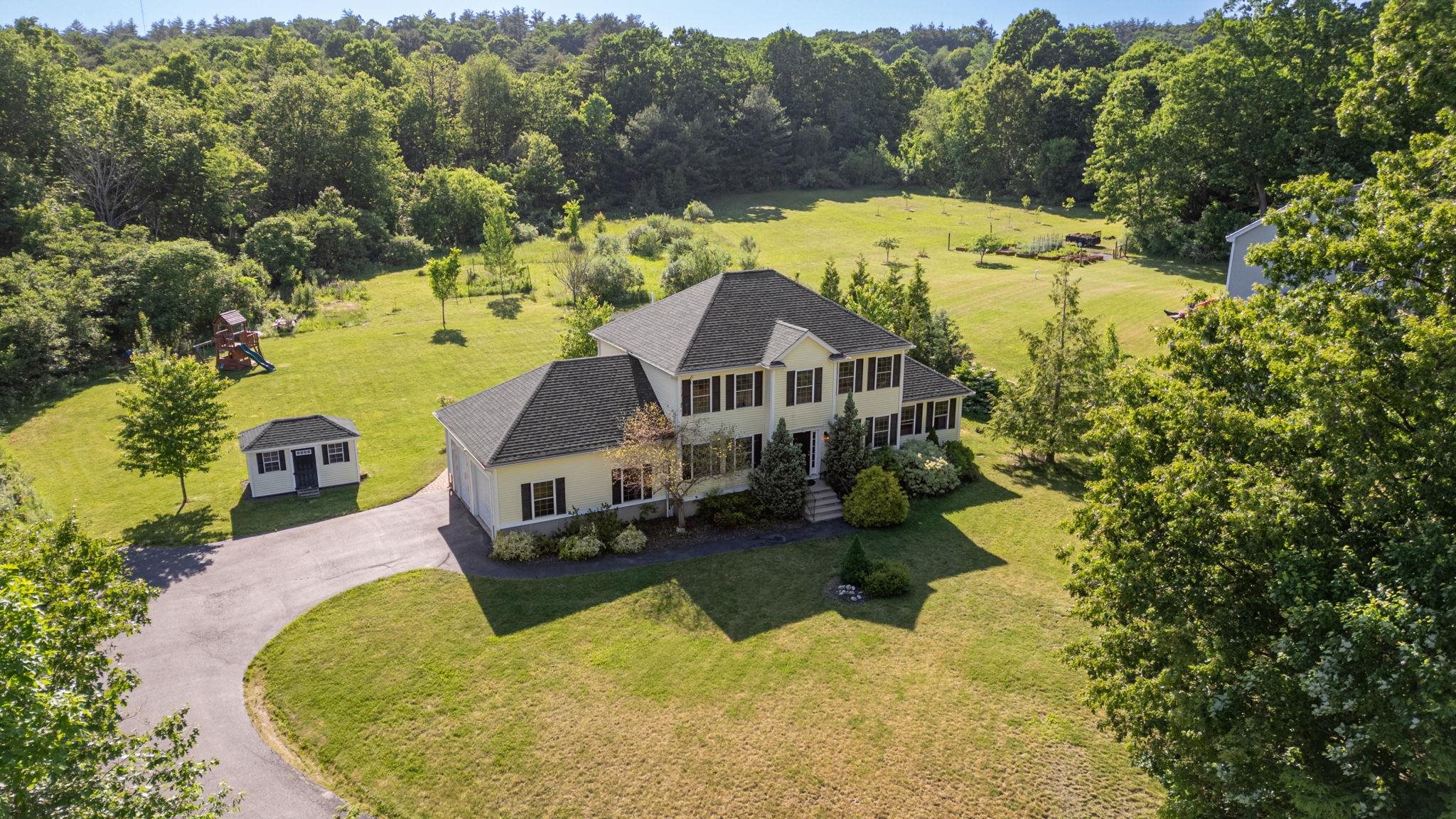 16 Lampton Drive Derry, NH 03038 - Photo 2 of 29