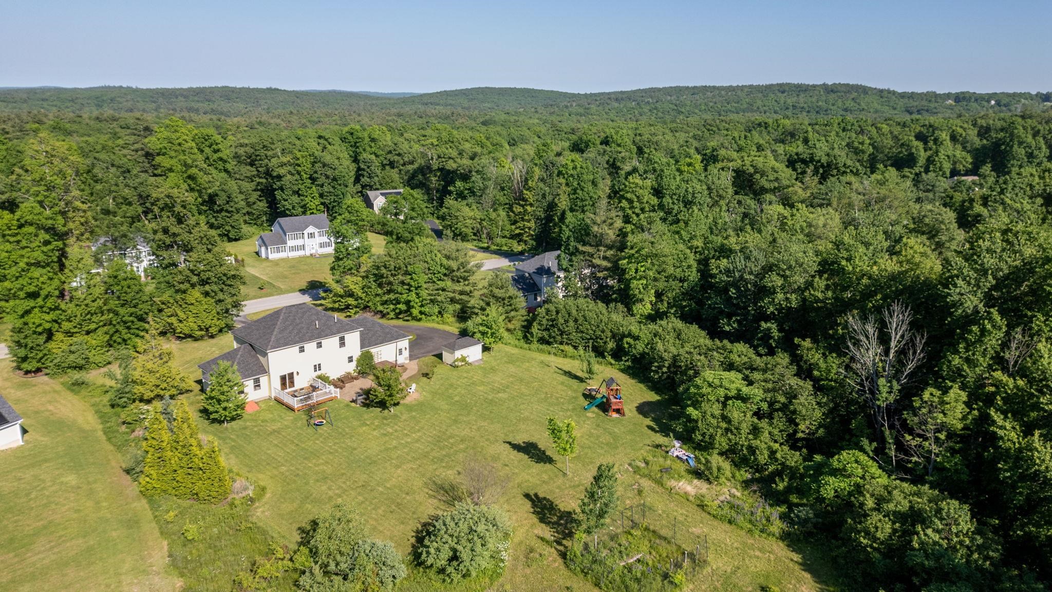 16 Lampton Drive Derry, NH 03038 - Photo 23 of 29