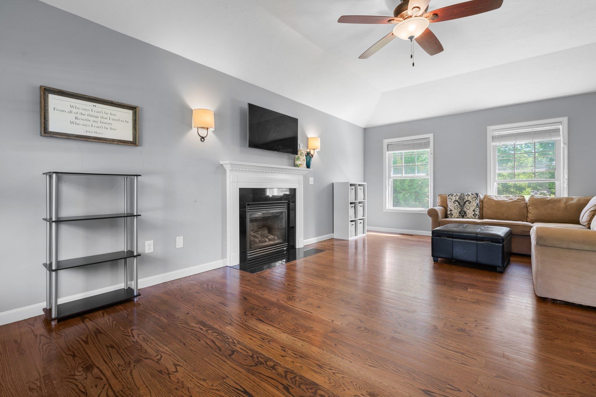 16 Lampton Drive Derry, NH 03038 - Photo 3 of 29