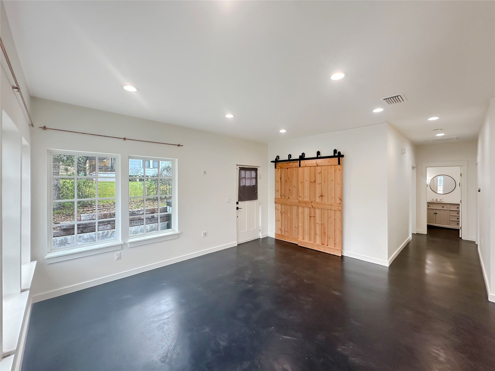 317 8th Street Shiner, TX 77984 - Photo 2 of 8