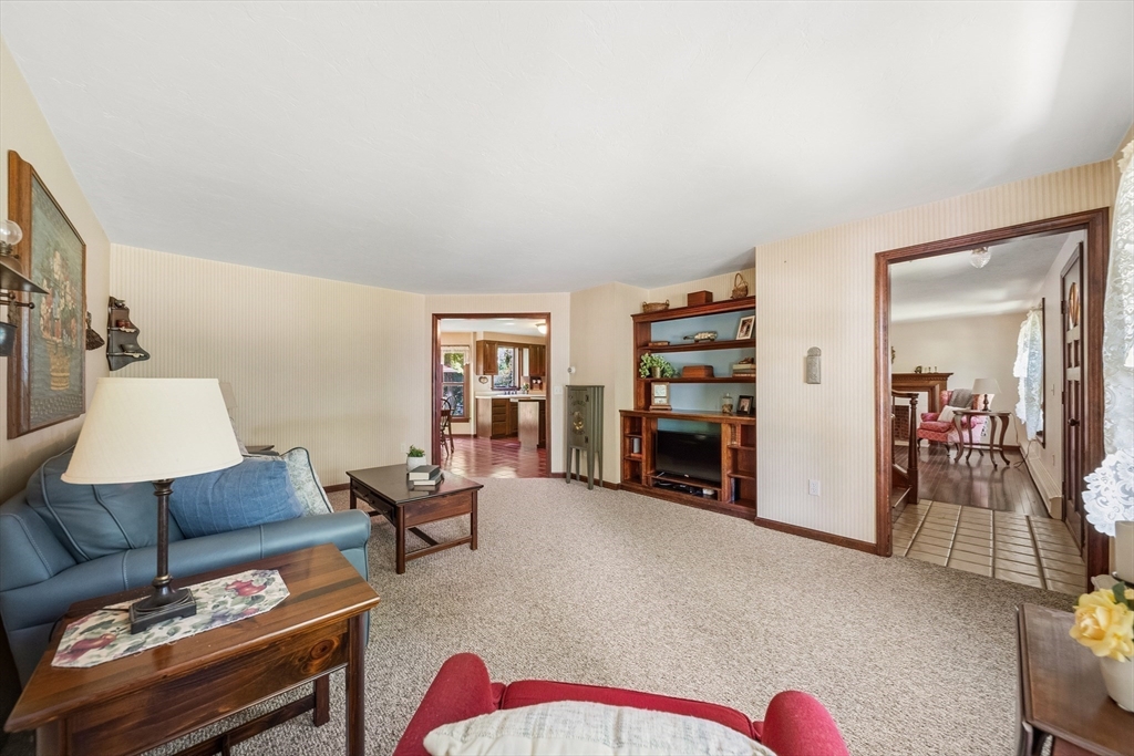 130 Mixter Road Holden, MA 01520 - Photo 5 of 30 Gallery Image 5