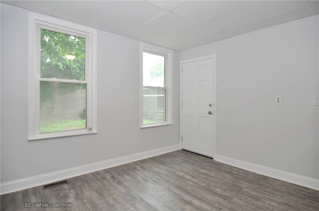 33 Robinson Street Woonsocket, RI 02895 - Photo 12 of 40