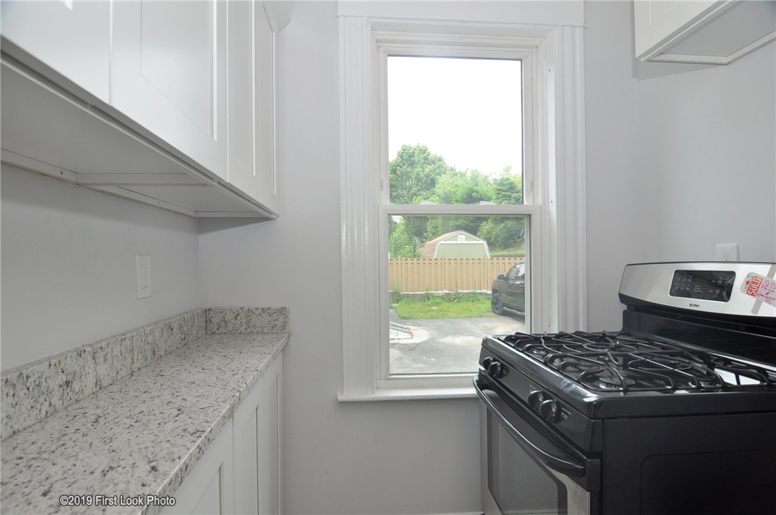33 Robinson Street Woonsocket, RI 02895 - Photo 16 of 40