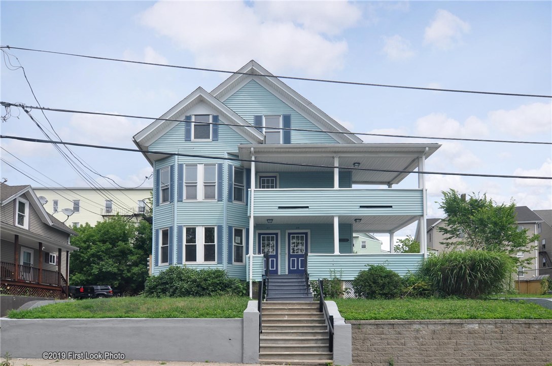 33 Robinson Street Woonsocket, RI 02895 - Photo 2 of 40
