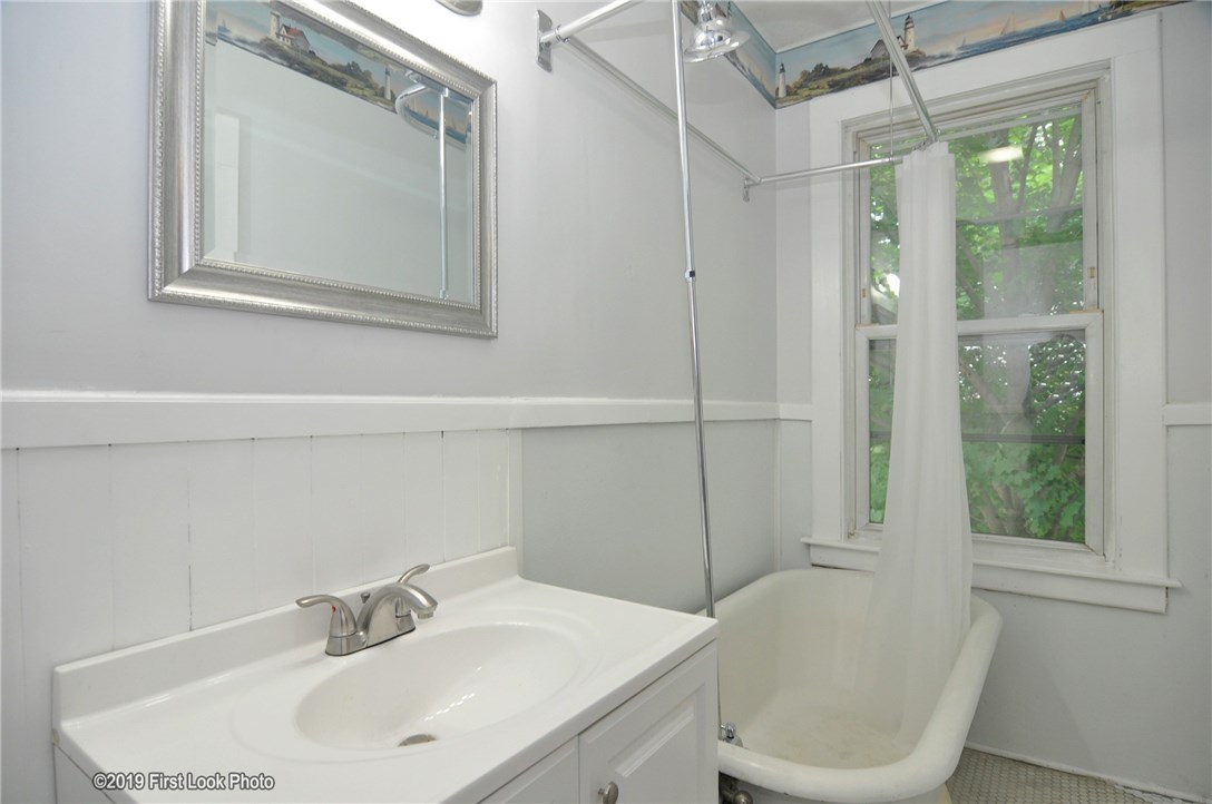 33 Robinson Street Woonsocket, RI 02895 - Photo 21 of 40