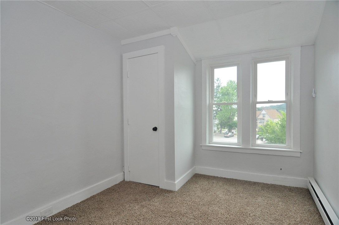 33 Robinson Street Woonsocket, RI 02895 - Photo 31 of 40