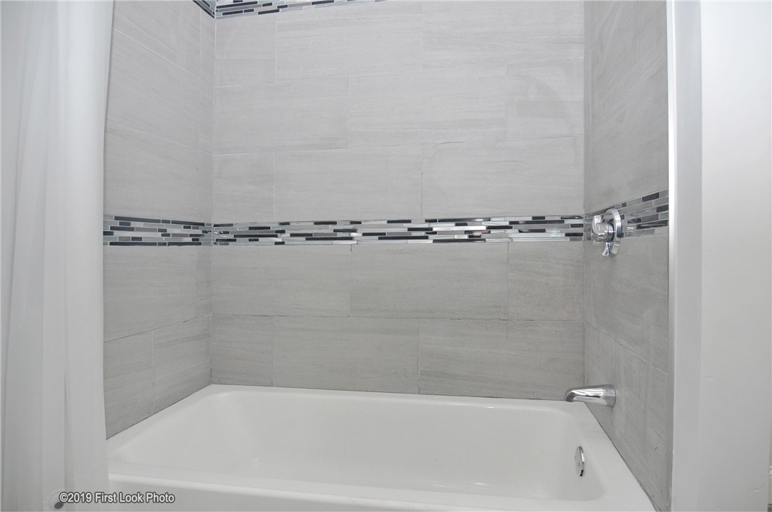 33 Robinson Street Woonsocket, RI 02895 - Photo 7 of 40