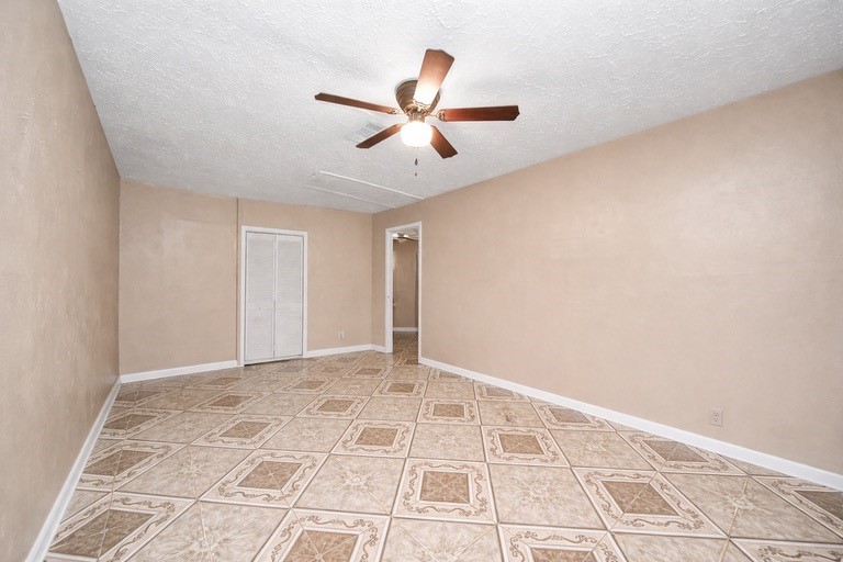 2914 Dragonwick Drive Houston, TX 77045 - Photo 23 of 37 a view of an empty room